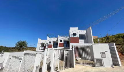 Casa para Venda em Santa Luzia, Novo Centro, 2 dormitórios, 1 banheiro, 1 vaga