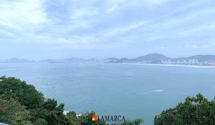 Casa no Guarujá com vista ao mar