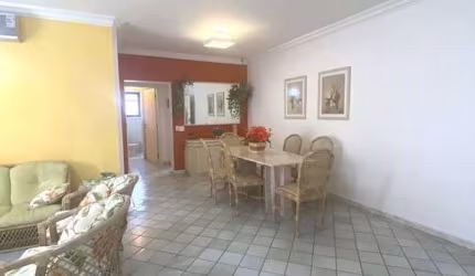 Apartamento de 2 dormitorios  a venda na Enseada