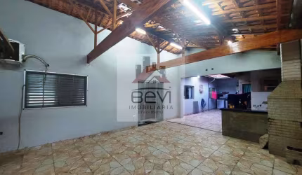 Casa a Venda com 2 dorms, Pompéia, Piracicaba