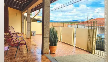 Casa para Venda em São João da Boa Vista, Vila Fleming, 3 dormitórios, 1 suíte, 3 banheiros, 5 vagas