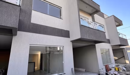 CASA COM 3 SUÍTES EM IPITANGA, NOVA
