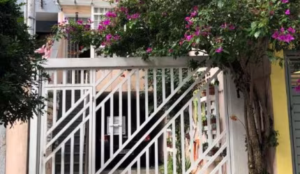 Sobrado a venda com 2 quartos, 2 banheiros por R$ 860.000