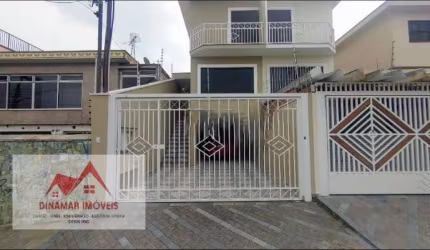 Sobrado para venda com 3 suítes e garagem para 4 carros na Saúde.