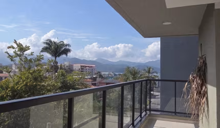 Apartamento com vista verde na praia do Itaguá