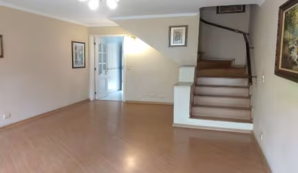 Casa em Pinheiros com 143m², 2 quartos, 3 vagas.