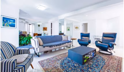 Apartamento na Chácara Klabin com 230m², 4 suítes, 4 vagas.