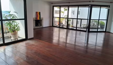 Apartamento em Jardim Fonte do Morumbi com 236m², 5 quartos, 2 suítes, 3 vagas.