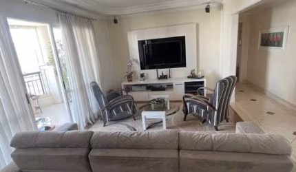 Apartamento à Venda com 200m², 4 dormitórios, 2 suítes, 1 sala e 4 vagas!!!
