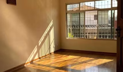 Casa à Venda com 226m², 3 dormitórios, 1 suíte, 1 sala e 4 vagas!!!