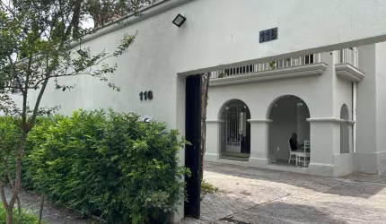 Casa com 380 m², 4 quartos sendo 3 suítes à venda no bairro Jardim Paulista.