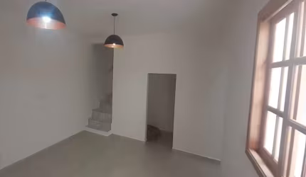 Casa na Vila Monumento com 250m², 3 quartos, 2 vagas.
