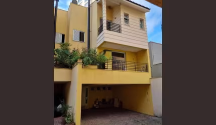 Linda Casa no Condomínio Newport Village com 204 m²!