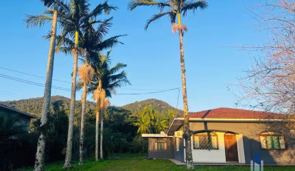 Casa para Venda em Balneário Camboriú, São Judas Tadeu, 3 dormitórios, 1 suíte, 2 banheiros, 2 vagas