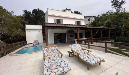 Casa para Venda em Garopaba, CAPÃO, 2 dormitórios, 2 suítes, 3 banheiros, 2 vagas
