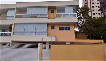 Casa tipo para venda com 3 quartos, sendo 3 suítes, 217m²