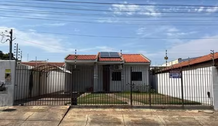Casa tipo para venda com 2 quartos, sendo 1 suíte, 200m²