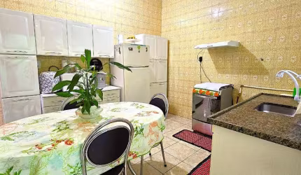 Casa tipo para venda com 5 quartos, 143m²