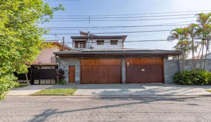 Casa tipo para venda com 5 quartos, sendo 5 suítes, 270m²