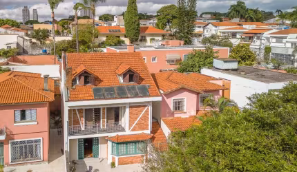 Casa tipo para venda com 4 quartos, sendo 2 suítes, 317m²