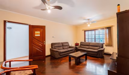 Casa tipo para venda com 5 quartos, sendo 2 suítes, 233m²