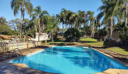 Casa tipo para venda com 5 quartos, sendo 1 suíte, 422.4m²