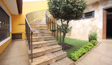 Casa tipo para venda com 4 quartos, 248m²