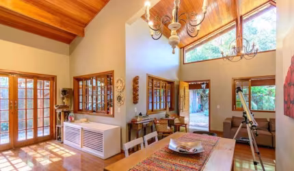 Casa tipo para venda com 4 quartos, sendo 2 suítes, 350m²
