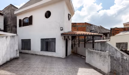 Casa tipo para venda com 2 quartos, 207m²