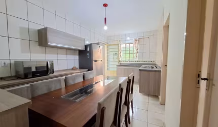 Casa tipo para venda com 3 quartos, 200m²