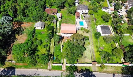 Casa tipo para venda com 3 quartos, sendo 2 suítes, 184m²