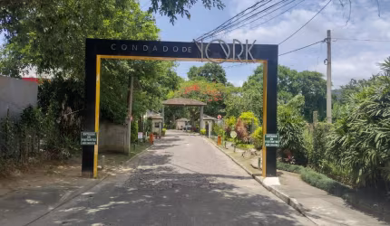 Vendo Terrenos 100% Legalizado pronto para construir em Cond. Clube no centro de Vargem Grande!