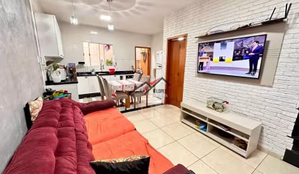 Sobrado com 2 Quartos e 2 banheiros à Venda, 80 m² por R$ 370.000,00
