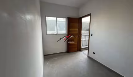 Apartamento com Vaga, Sacada e Quintal em Itaquera