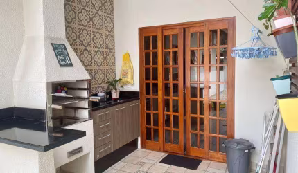 Casa com 3 dormitórios 1 suite à venda, 180 m² por R$ 745.000 - Villa Branca - Jacareí/SP