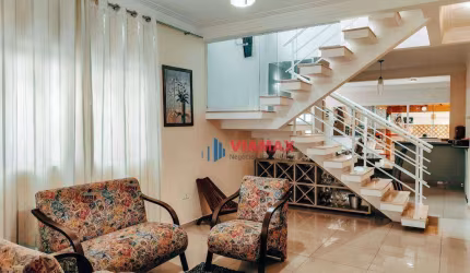 Sobrado numa ótima localização situado no Villa Branca