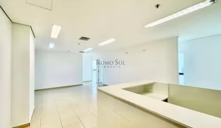 Sala comercial com 6 salas para alugar na Avenida Vereador José Diniz, 3457, Campo Belo, São Paulo por R$ 10.000