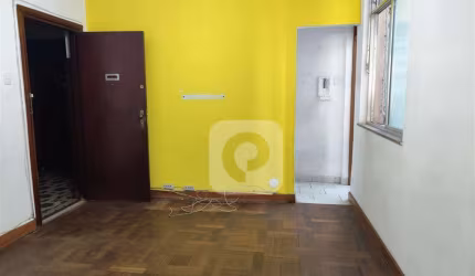 Sala , dois quartos com acesso fácil para zona Sul e Centro
