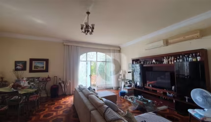 Excelente casa duplex com piscina.