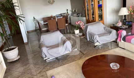 Prédio cobiçado! 161m2, salão, varandas,  quatro quartos , 2 vagas e infra total!