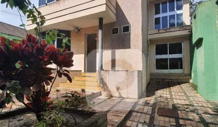 Excelente casa comercial para vários tipos de atividades
