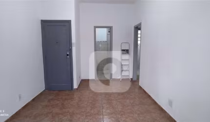 2 QUARTOS, CONDOMÍNIO BARATO À TRÊS QUADRAS DA ESTAÇÃO DO METRÔ SAENS PEÑA.IMPERDÍVEL.