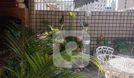 CASA DE VILA TRIPLEX // VILA ISABEL