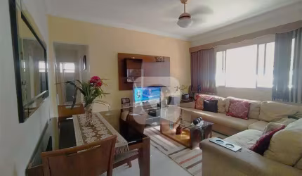 Vila Isabel. Ótimo 2 quartos com vaga em prédio centro de terreno.