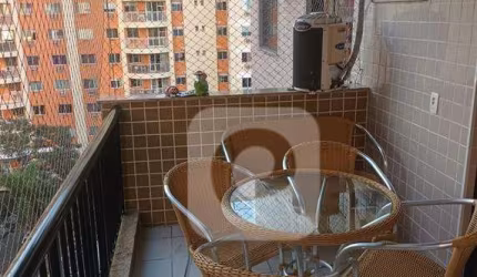 Condomínio completo com infraestrutura da Tijuca com três quartos e duas vagas.