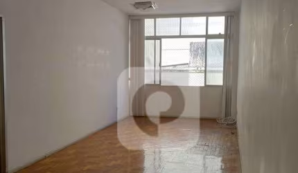 apartamento de 102m² localizado na Praça Saens Pena