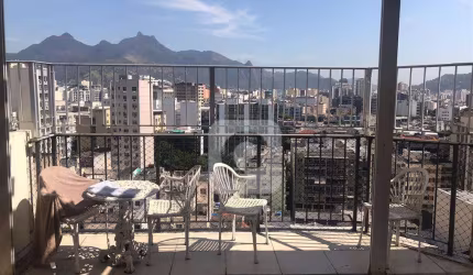 Descubra seu novo lar na Tijuca com essa cobertura duplex impecável