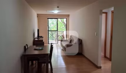 APARTAMENTO DE 2 QUARTOS EM RUA TRANQUILA, A ALGUNS PASSOS DA PRAIA DO FLAMENGO