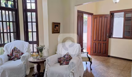 Casa 5 quartos, sendo 2 suítes