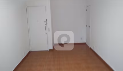 Ótimo apartamento dois quartos na Tijuca.